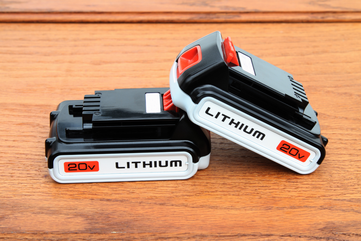 lithium batteries UAE